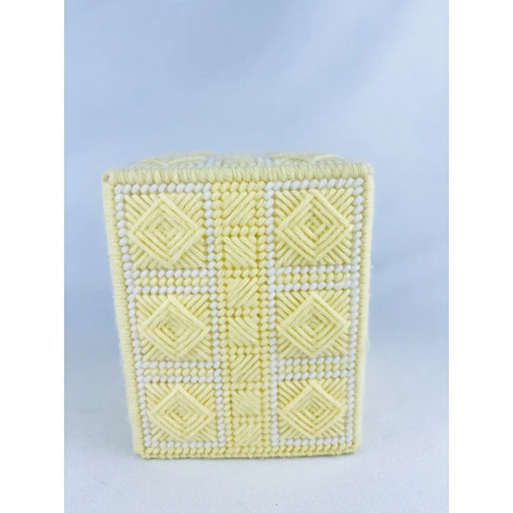 Knitted Stitched Crochet Tissue Box Cover‎ Vintage Yellow  Cream Handmade Decor